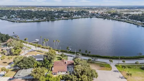 302 Whitcomb Boulevard Tarpon Springs FL 34689