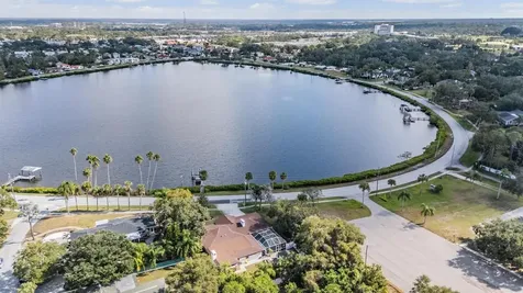 302 Whitcomb Boulevard Tarpon Springs FL 34689