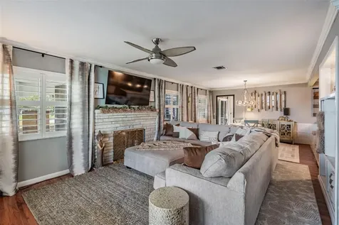 302 Whitcomb Boulevard Tarpon Springs FL 34689