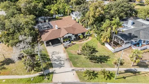302 Whitcomb Boulevard Tarpon Springs FL 34689