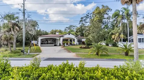 302 Whitcomb Boulevard Tarpon Springs FL 34689
