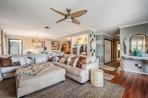 302 Whitcomb Boulevard Tarpon Springs FL 34689