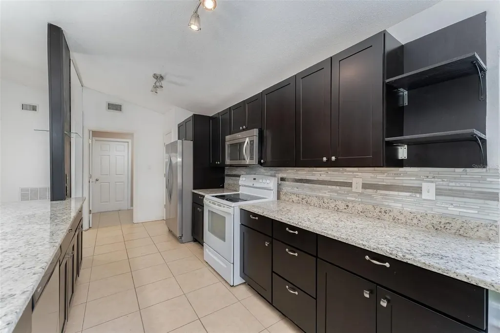 1005 Tequesta Trail Lake Wales FL 33898