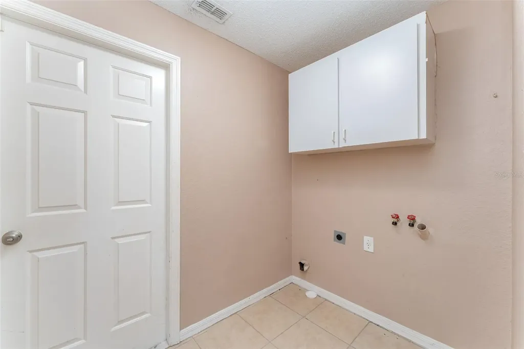 1005 Tequesta Trail Lake Wales FL 33898