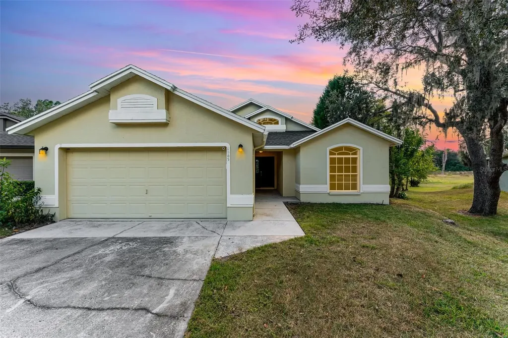1005 Tequesta Trail Lake Wales FL 33898