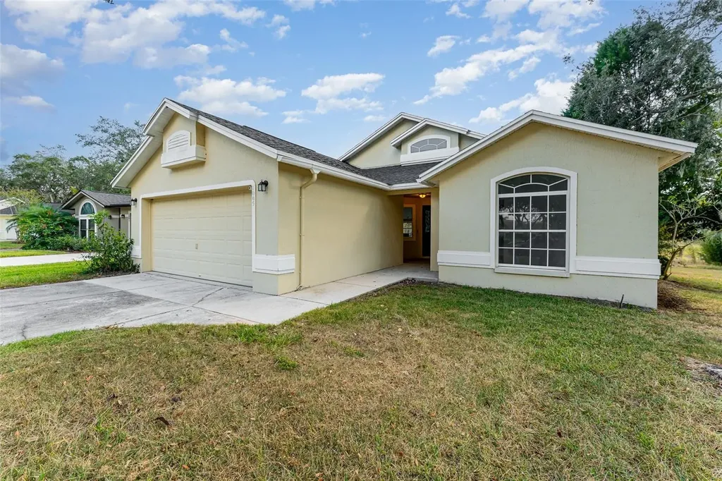1005 Tequesta Trail Lake Wales FL 33898