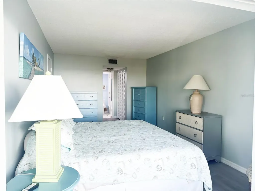 4725 Cove Circle St Petersburg FL 33708