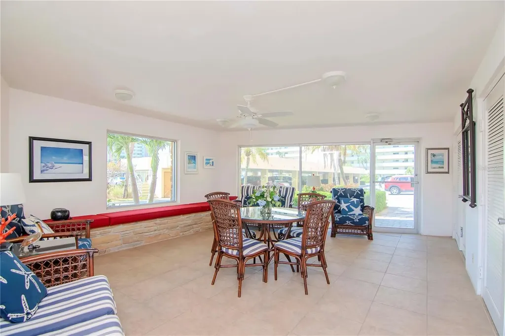 4725 Cove Circle St Petersburg FL 33708