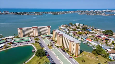 4725 Cove Circle St Petersburg FL 33708