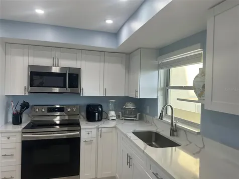 4725 Cove Circle St Petersburg FL 33708