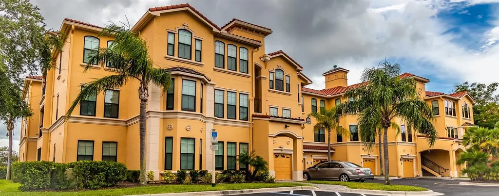 2739 Via Capri Clearwater FL 33764