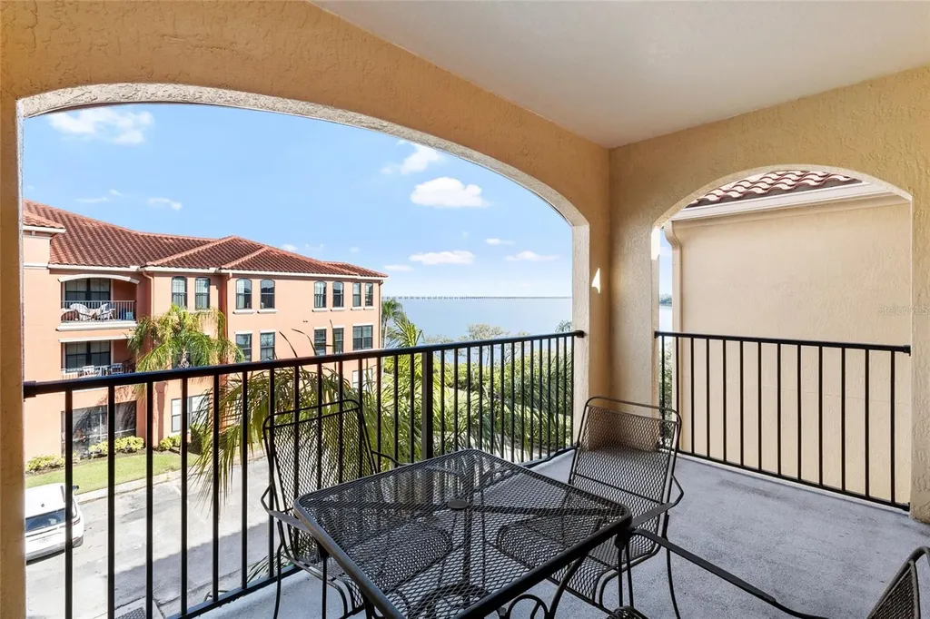 2739 Via Capri Clearwater FL 33764
