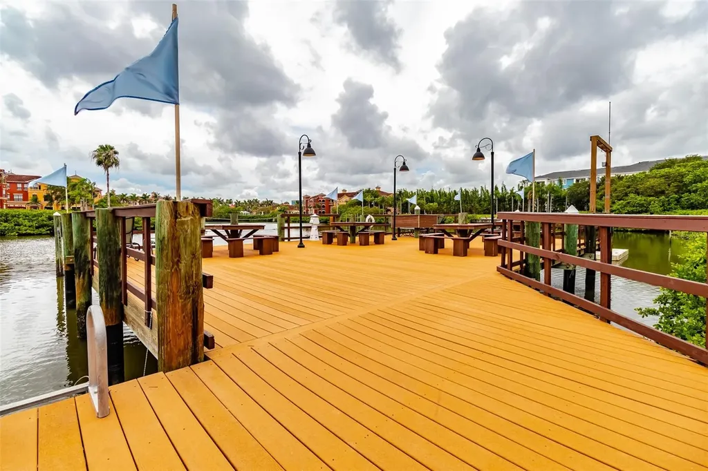 2739 Via Capri Clearwater FL 33764