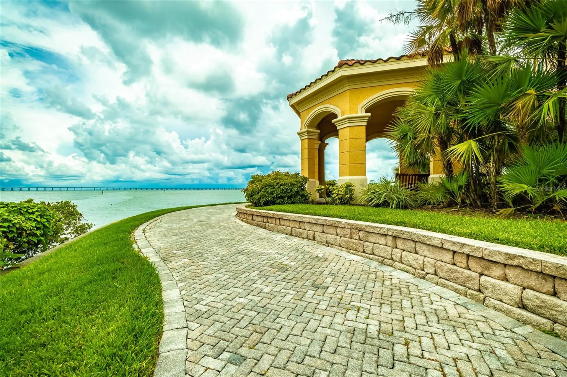 2739 Via Capri Clearwater FL 33764