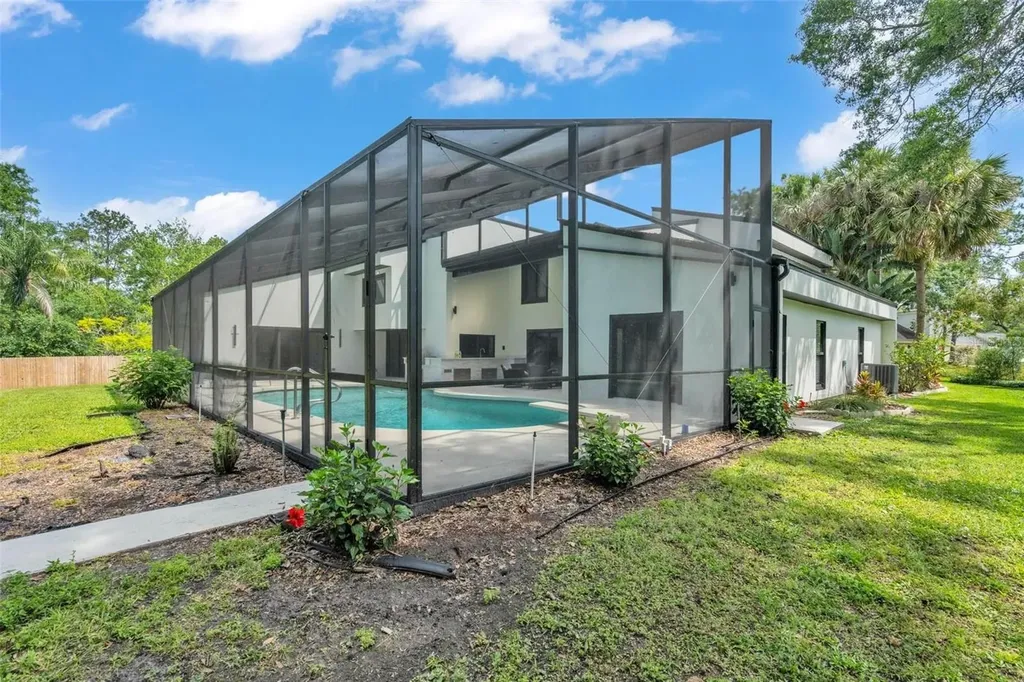 4520 Pine Hollow Drive Tampa FL 33624