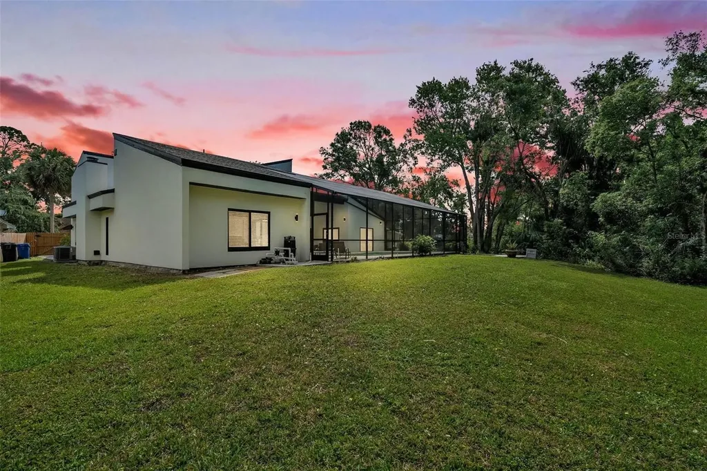 4520 Pine Hollow Drive Tampa FL 33624