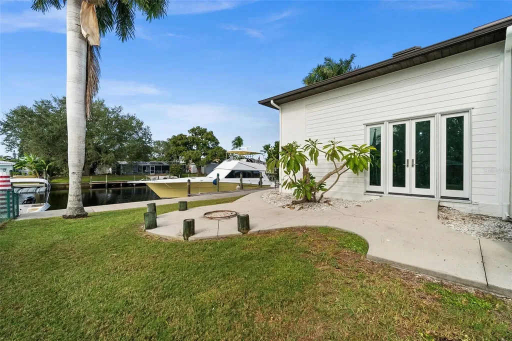 2129 W Tobago Circle Fort Myers FL 33905