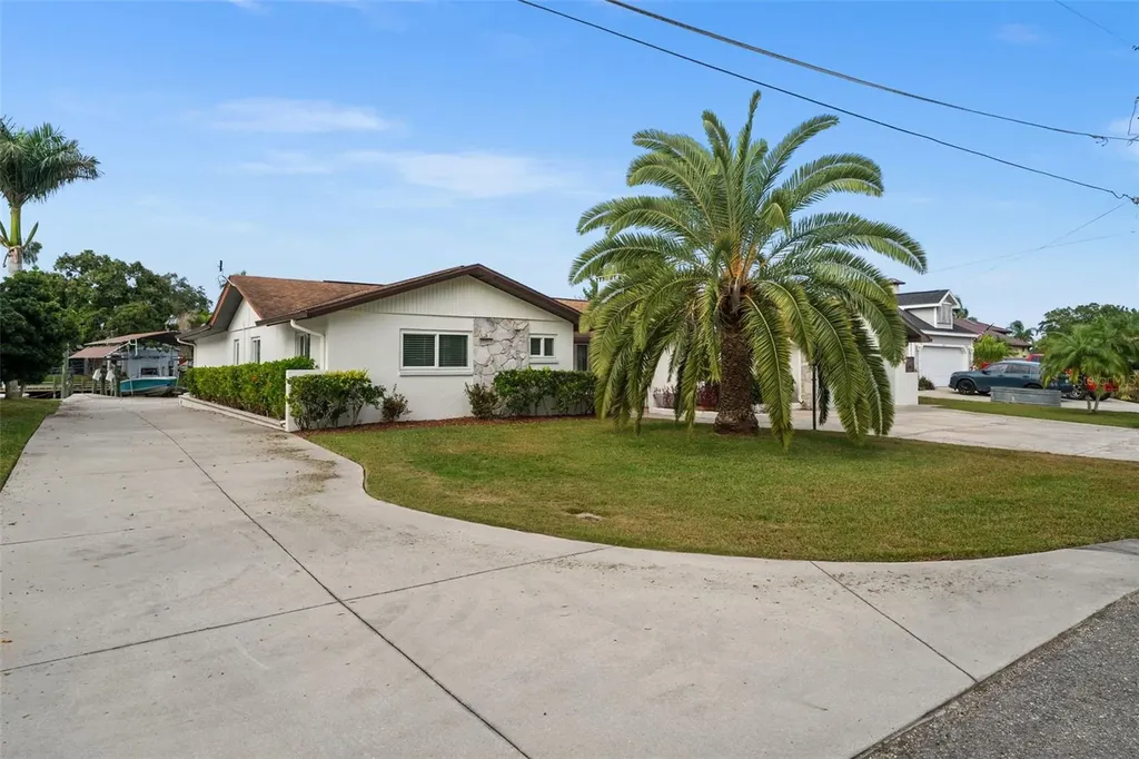 2129 W Tobago Circle Fort Myers FL 33905