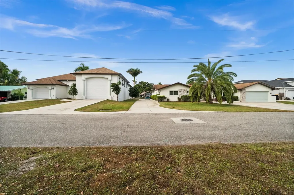 2129 W Tobago Circle Fort Myers FL 33905