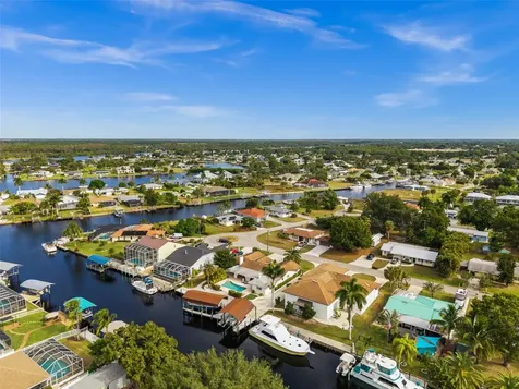 2129 W Tobago Circle Fort Myers FL 33905