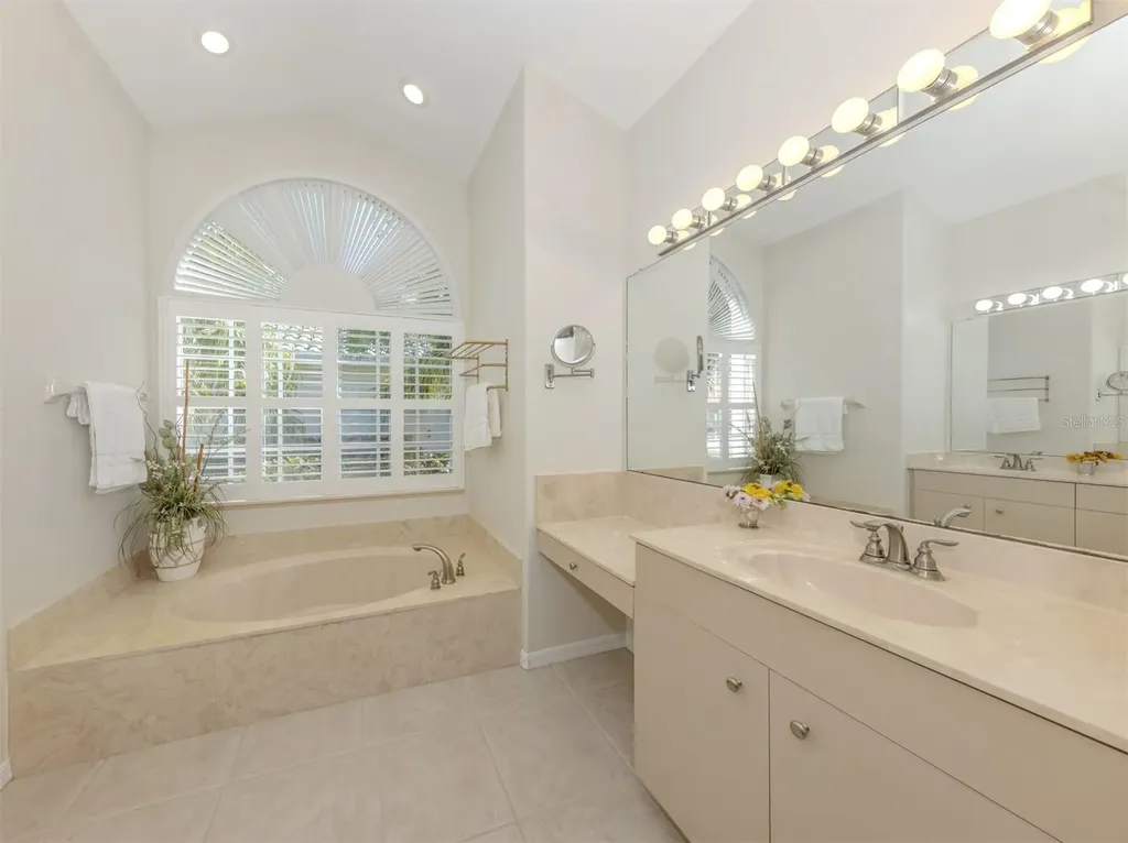155 Grand Oak Circle Venice FL 34292