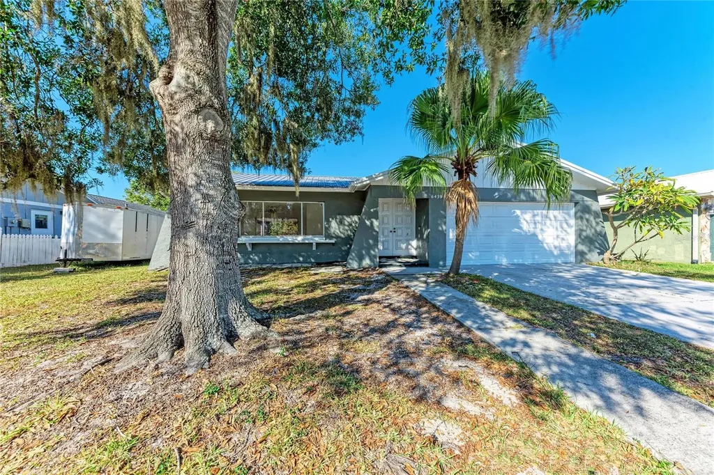 6439 Friendship Drive Sarasota FL 34241