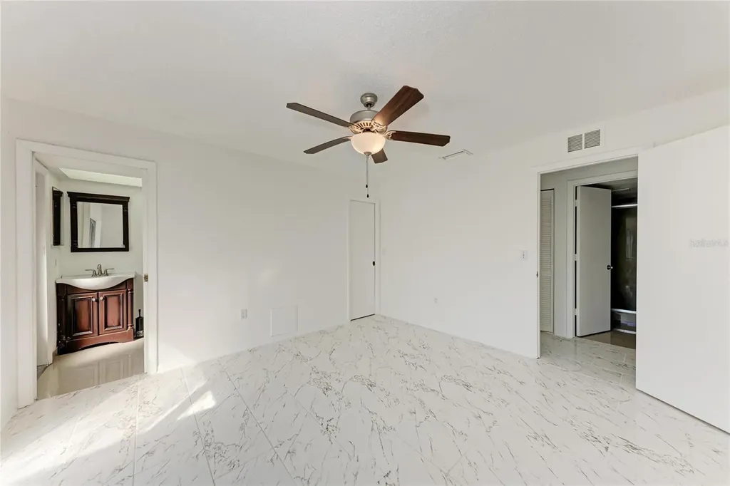 6439 Friendship Drive Sarasota FL 34241