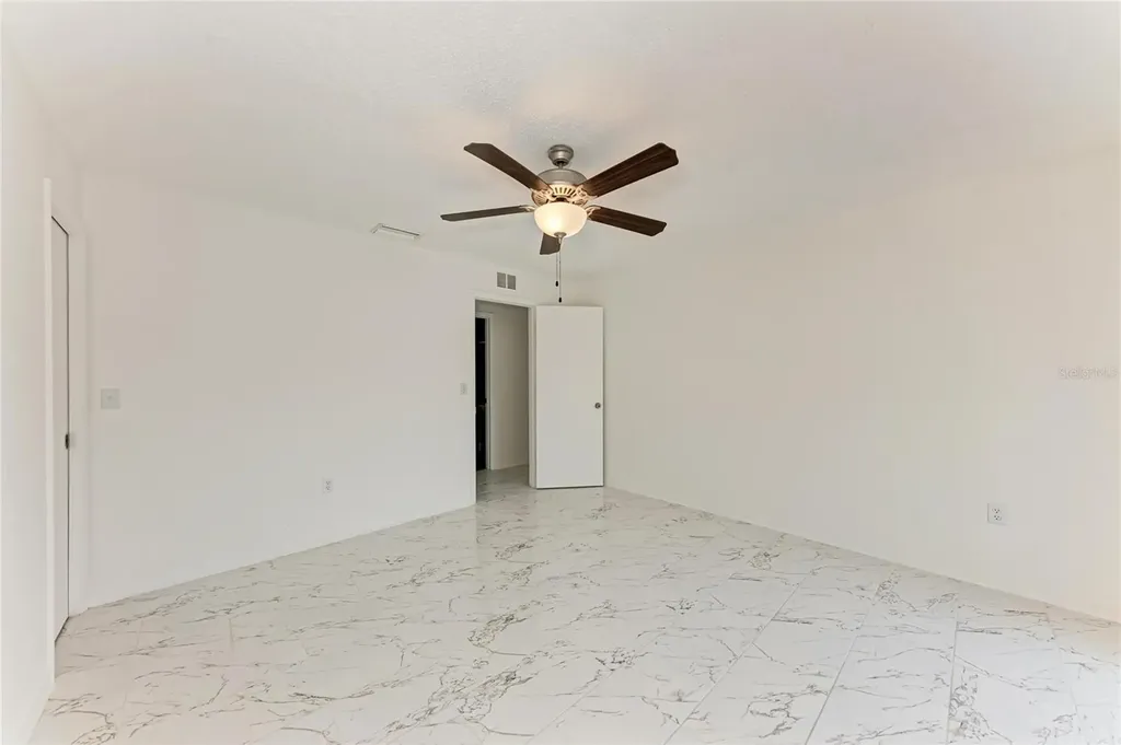 6439 Friendship Drive Sarasota FL 34241
