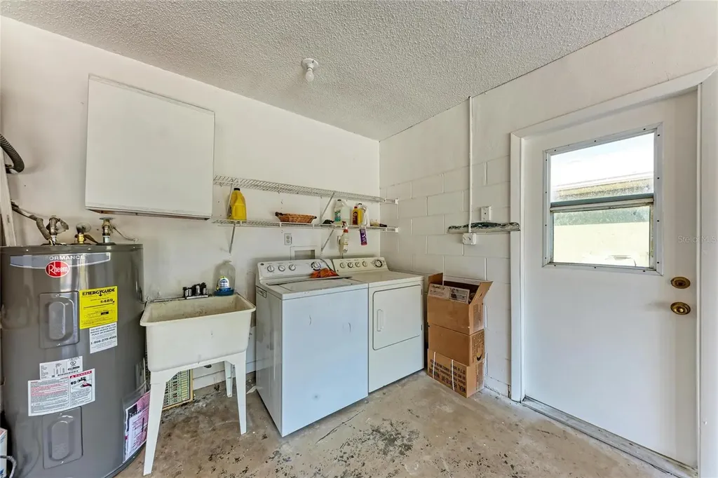 6439 Friendship Drive Sarasota FL 34241