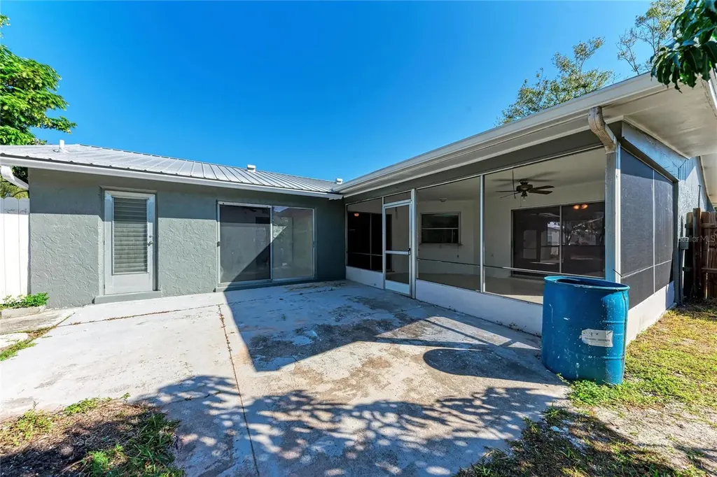 6439 Friendship Drive Sarasota FL 34241