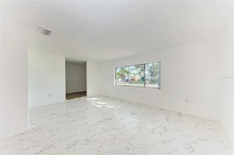 6439 Friendship Drive Sarasota FL 34241