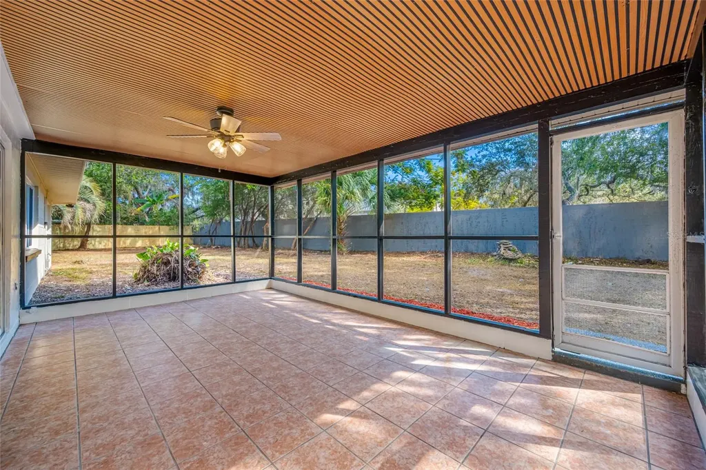 7601 Pine Hill Drive Tampa FL 33617