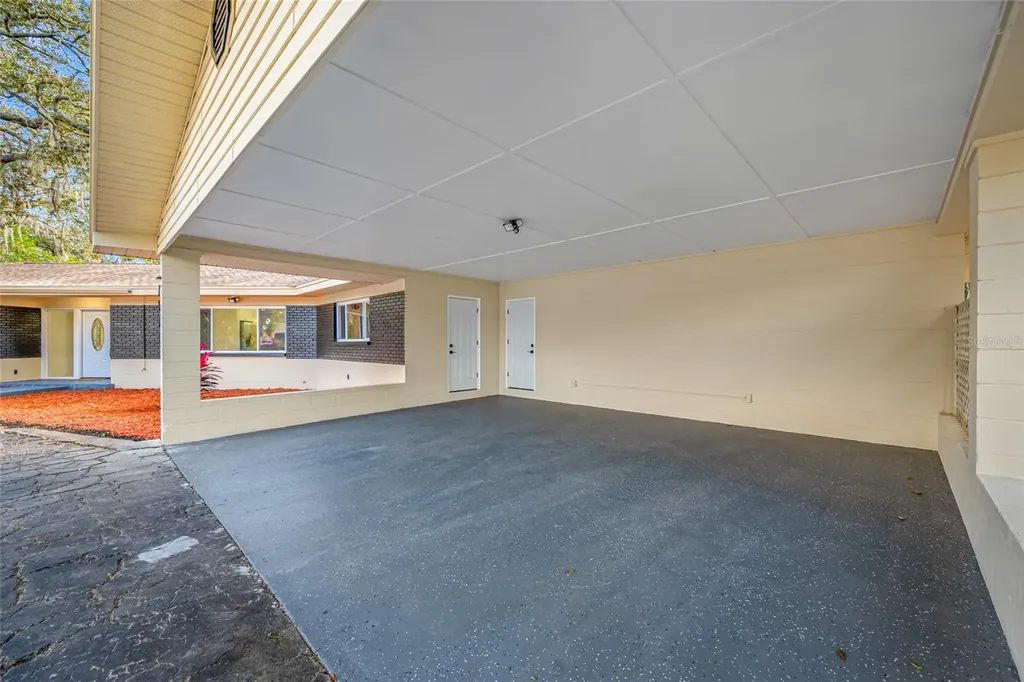 7601 Pine Hill Drive Tampa FL 33617