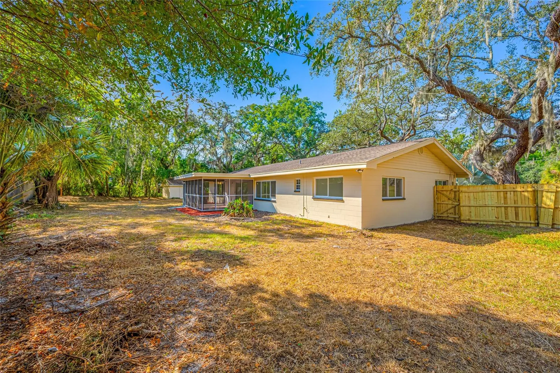 7601 Pine Hill Drive Tampa FL 33617