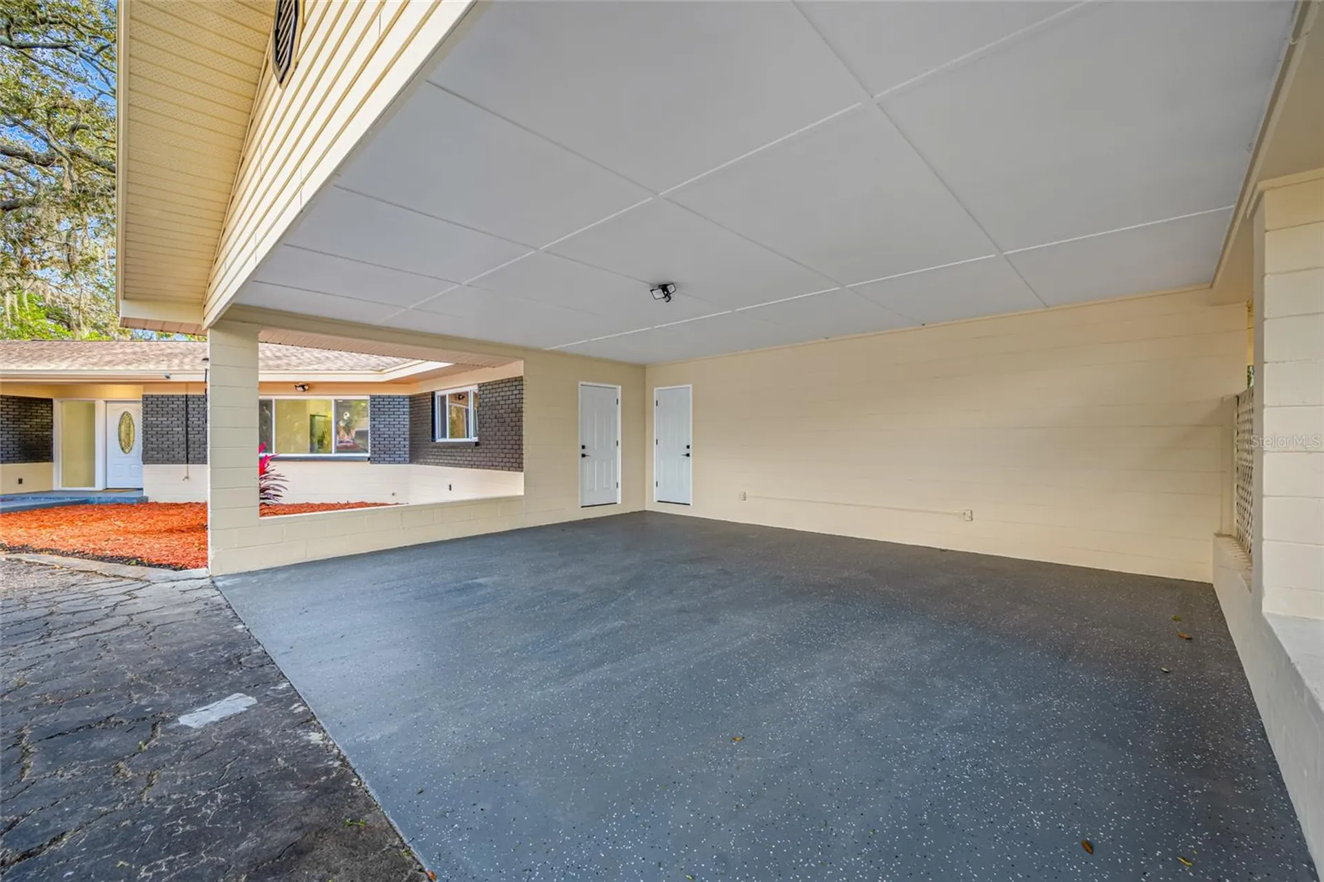 7601 Pine Hill Drive Tampa FL 33617