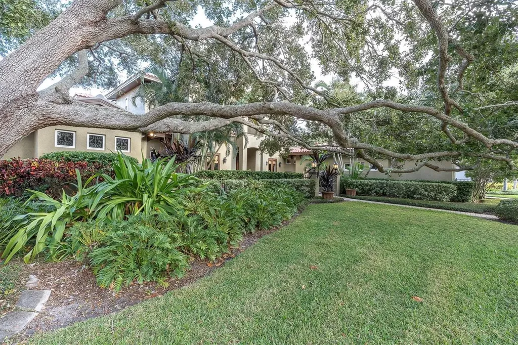 10221 Golden Eagle Drive Largo FL 33778