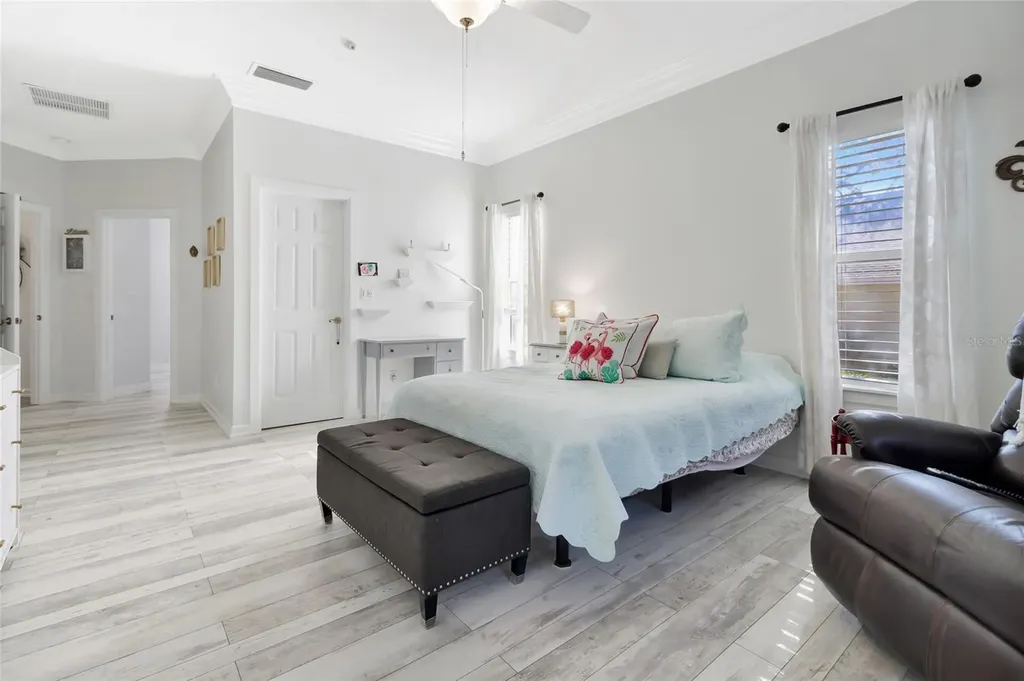 33025 Lake Bend Circle Leesburg FL 34788
