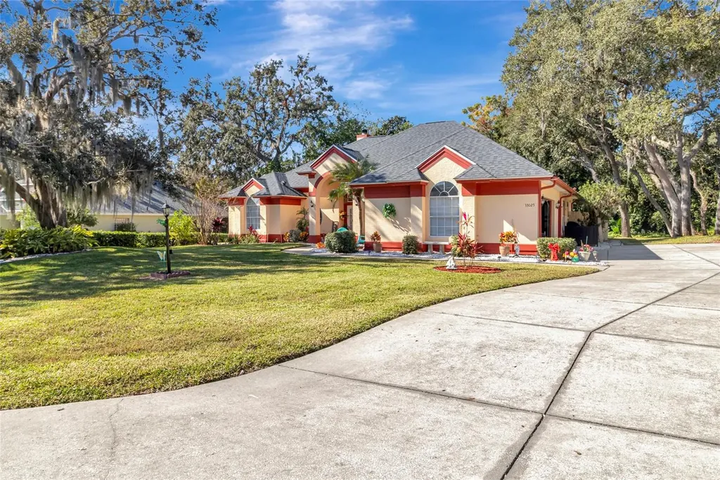 33025 Lake Bend Circle Leesburg FL 34788