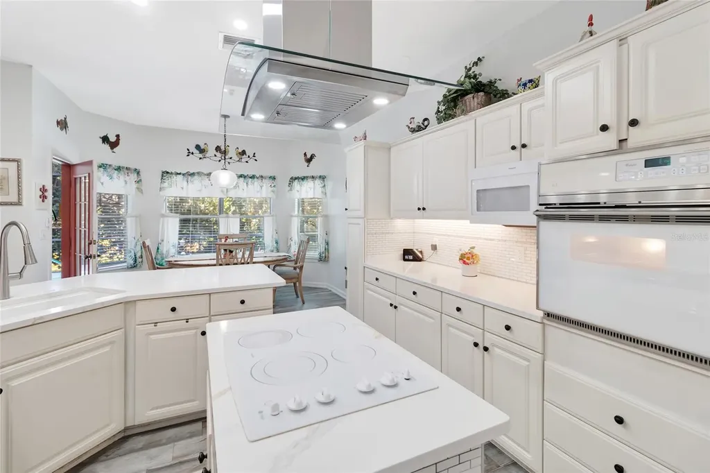 33025 Lake Bend Circle Leesburg FL 34788