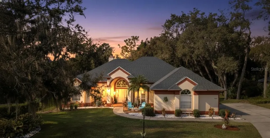 33025 Lake Bend Circle Leesburg FL 34788