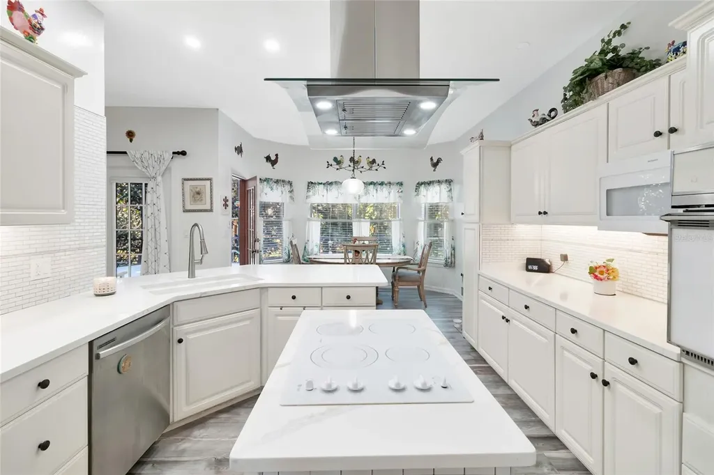 33025 Lake Bend Circle Leesburg FL 34788