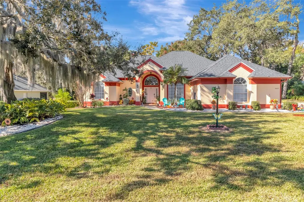 33025 Lake Bend Circle Leesburg FL 34788