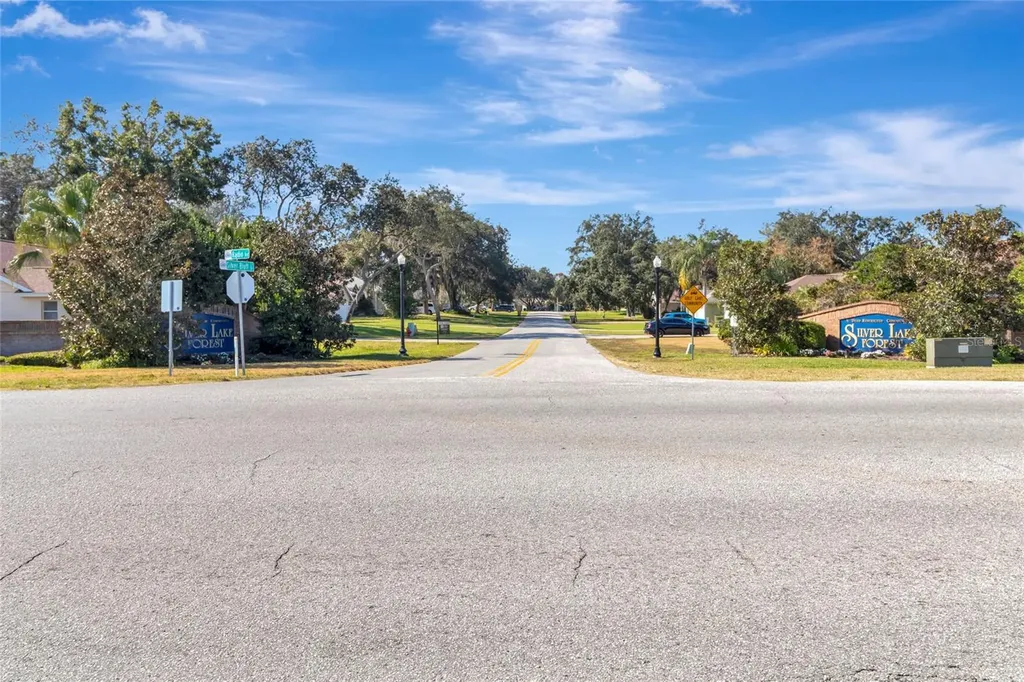 33025 Lake Bend Circle Leesburg FL 34788