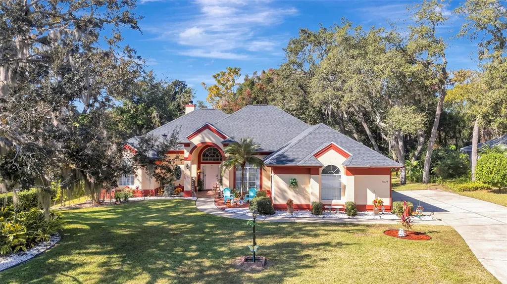 33025 Lake Bend Circle Leesburg FL 34788