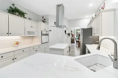 33025 Lake Bend Circle Leesburg FL 34788
