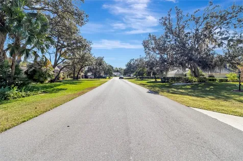 33025 Lake Bend Circle Leesburg FL 34788