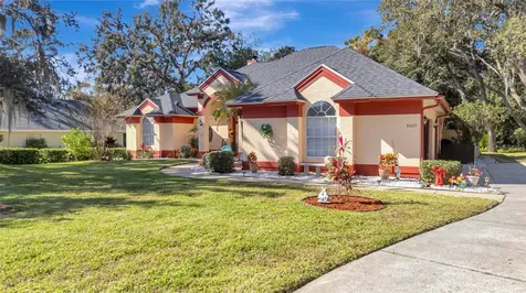 33025 Lake Bend Circle Leesburg FL 34788