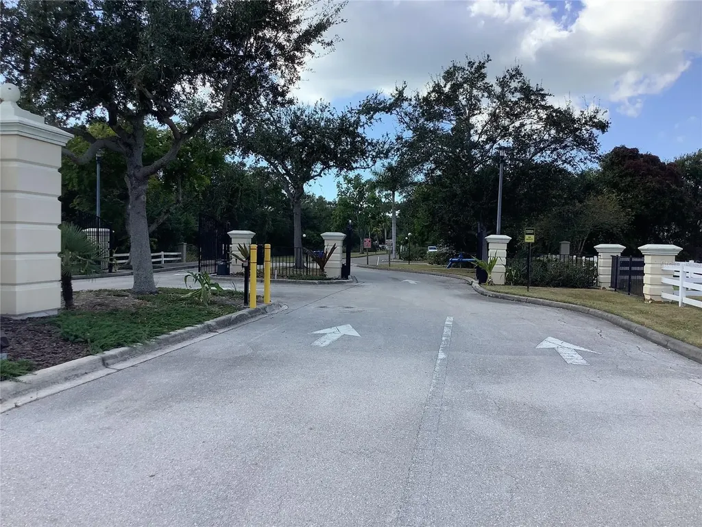2481 Twin Drive Sarasota FL 34234