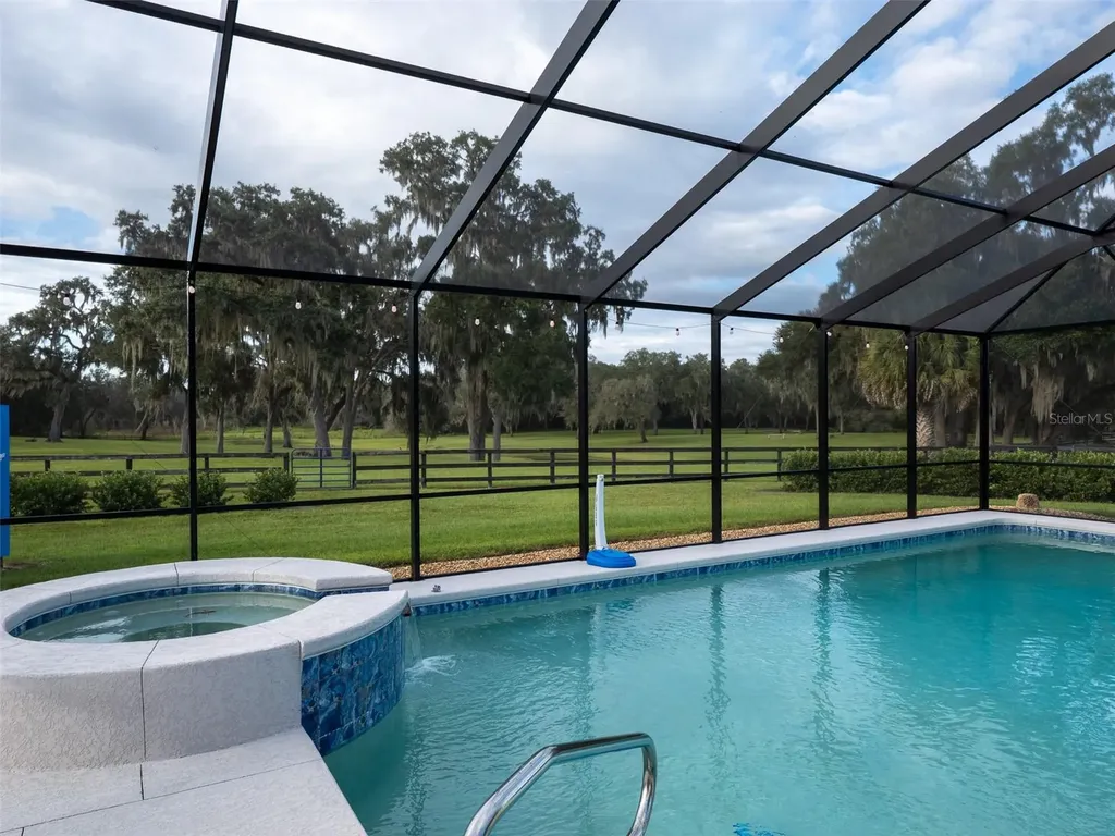 9481 W Highway 316 Reddick FL 32686
