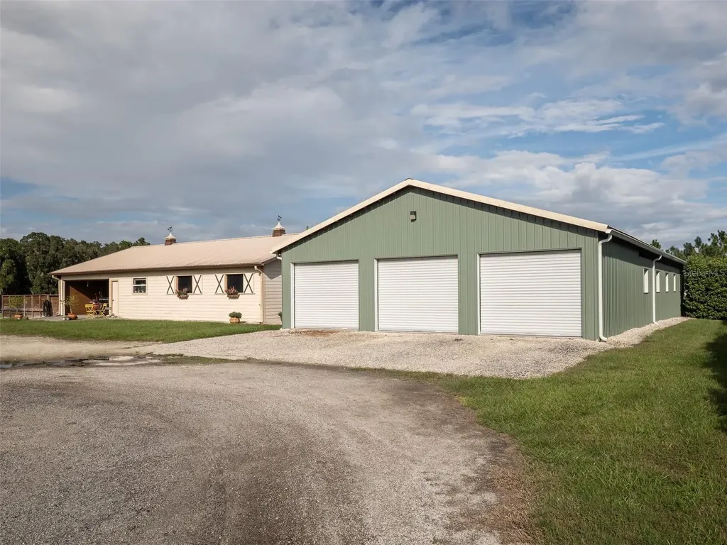 9481 W Highway 316 Reddick FL 32686